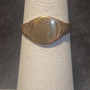 10kt solid yellow gold ring